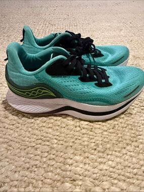 Saucony Endorphin- Women's Running Sneakers - Black Laces- Size 7